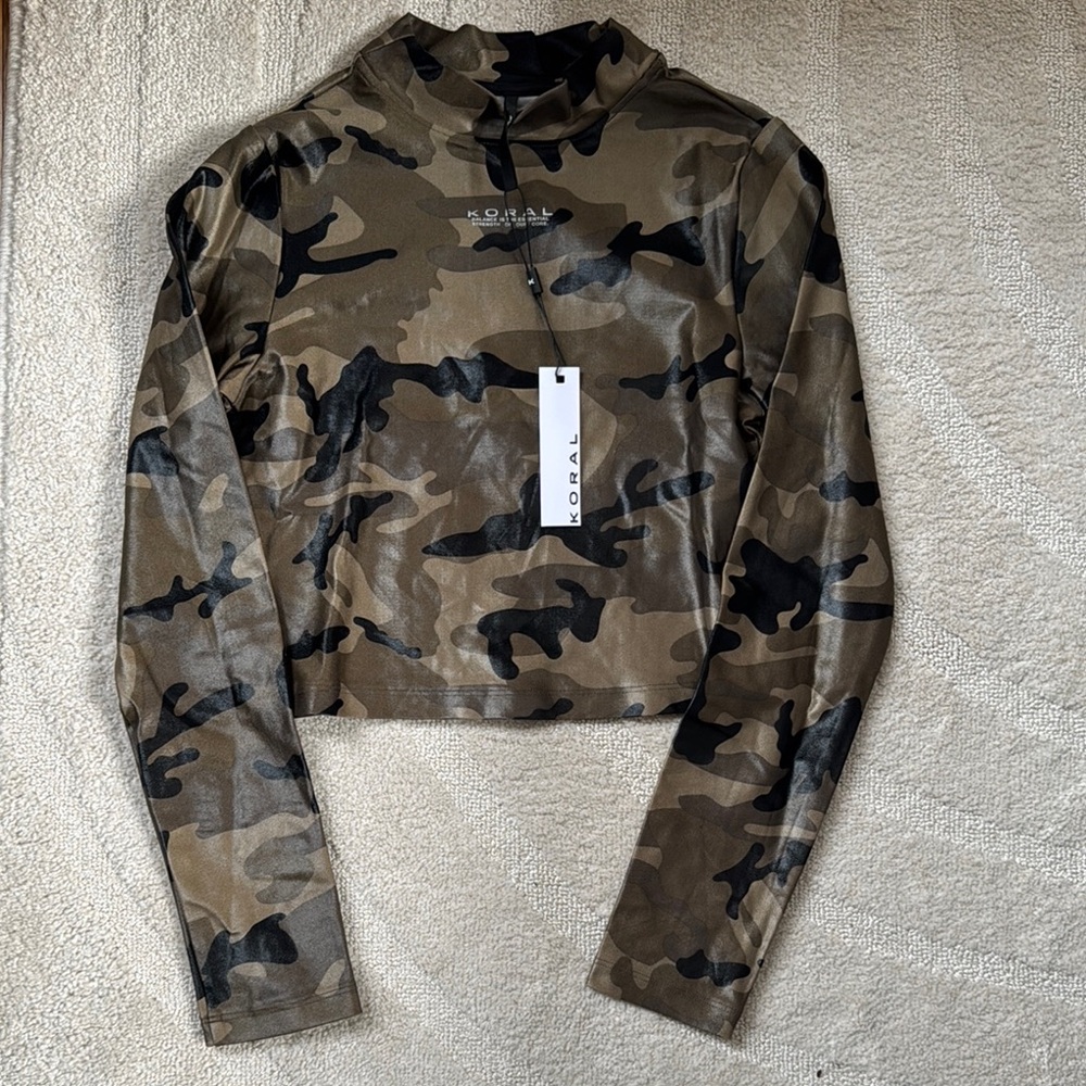 Koral camouflage Fitted Crop long sleeve